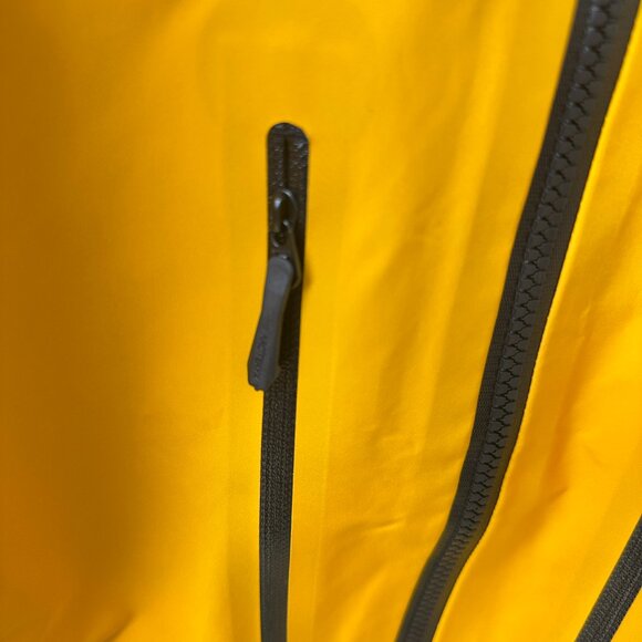 NWT Arc'teryx Alpha SV Jacket - Yellow GORE-TEX Pro, Waterproof Mountaineering - Picture 3 of 10